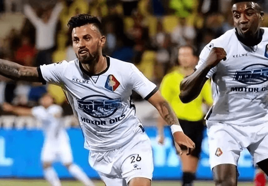 与亚洲足球 与亚洲足球